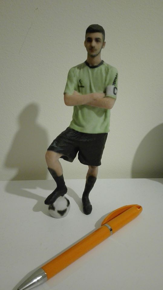 Sei uno sportivo? Niente di meglio di un miniclone specchio della tua passione